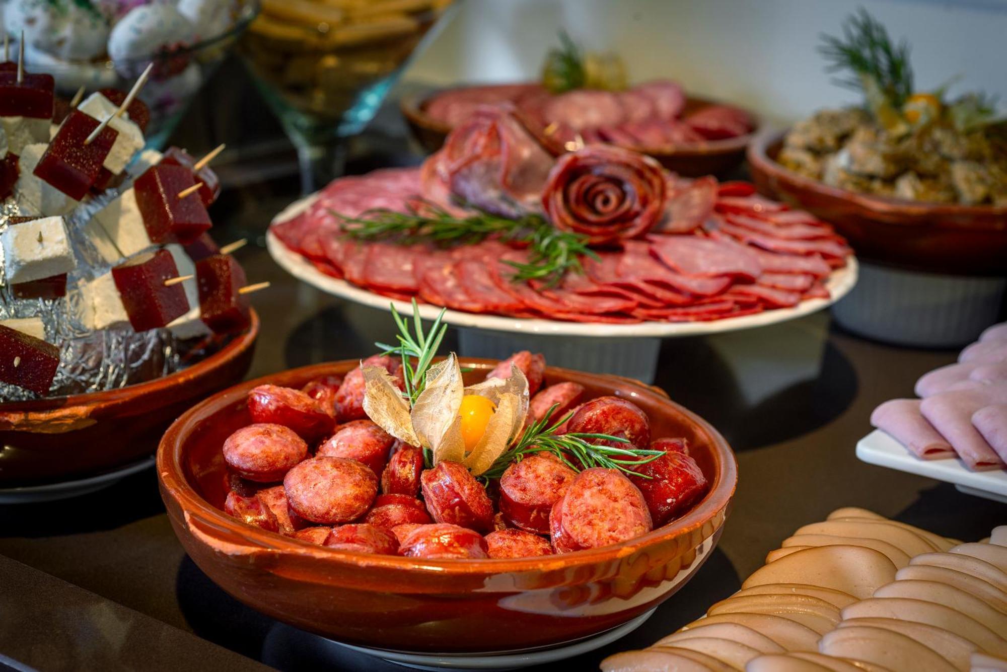 Hotel Laghetto Stilo Borges Gramado Luaran gambar Spanish tapas