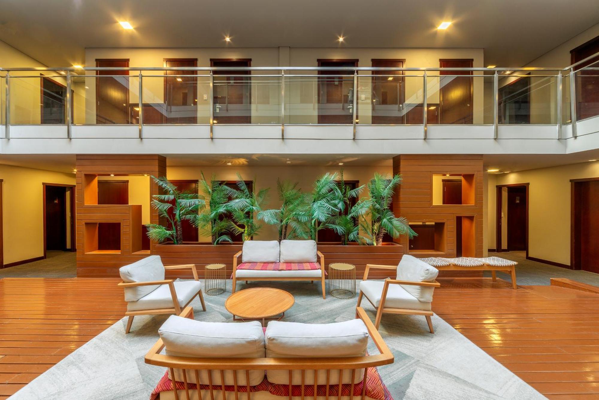Hotel Laghetto Stilo Borges Gramado Luaran gambar The lobby of the hotel